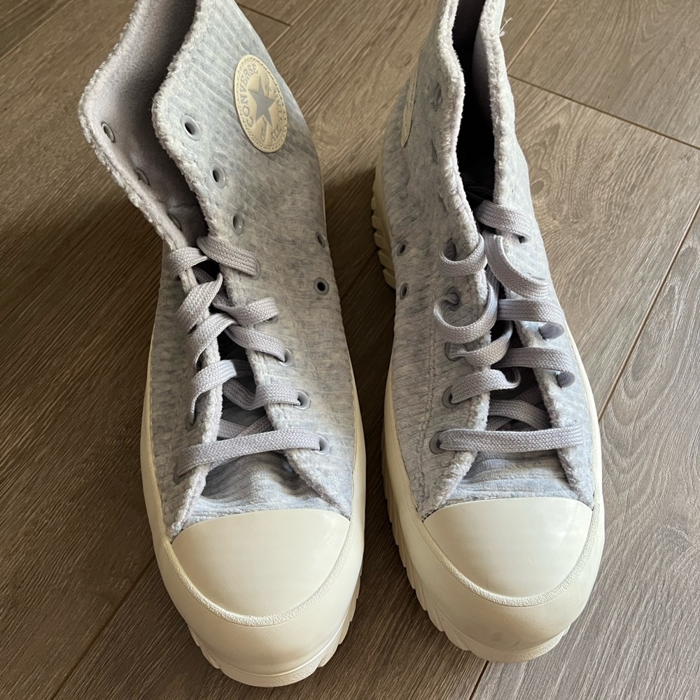Unisex Blue Corduroy High-Top Converse. Never Worn. Mens US 10 / Women’s US 12.